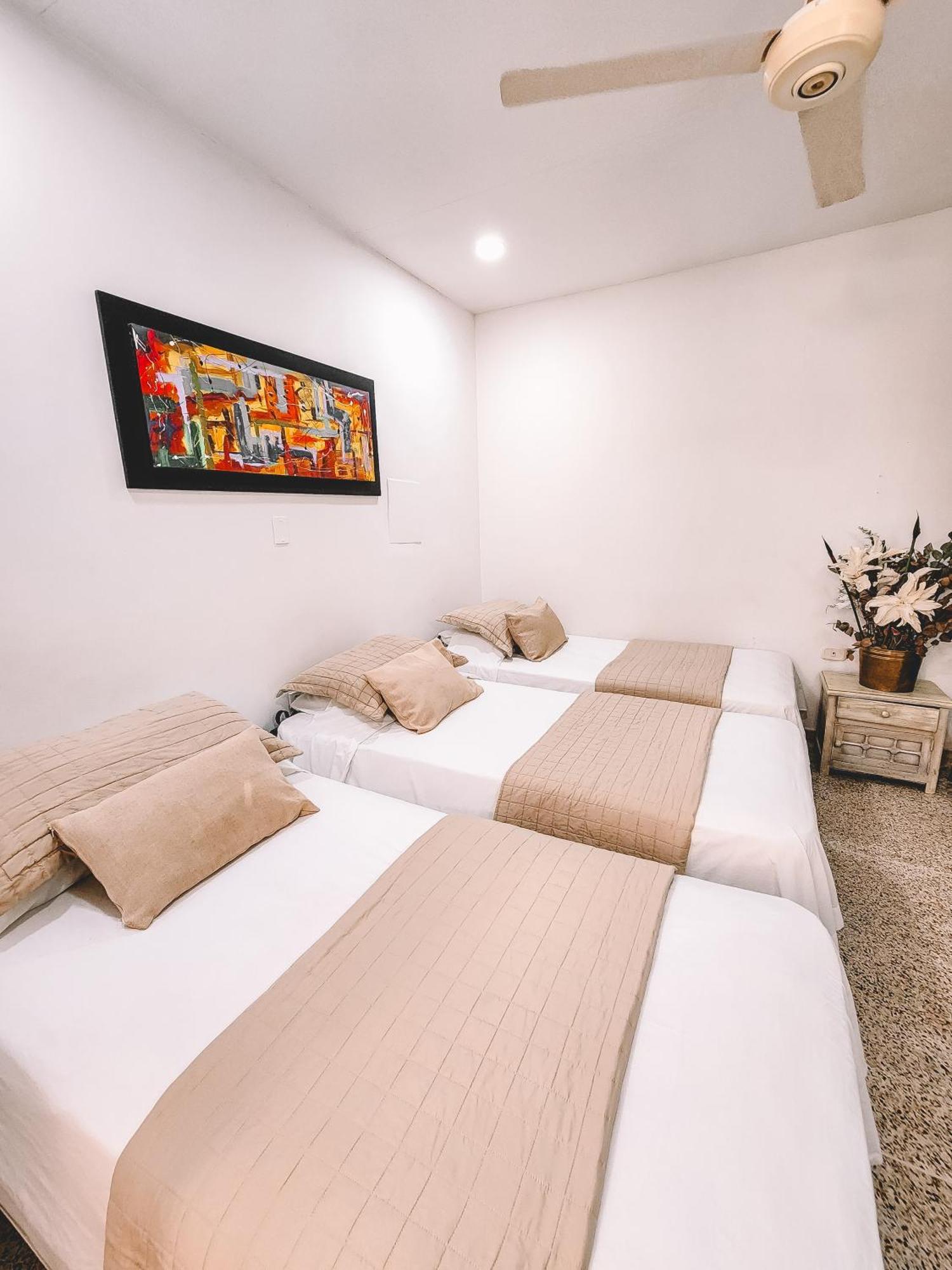 Hotel Radoa El Banco  外观 照片