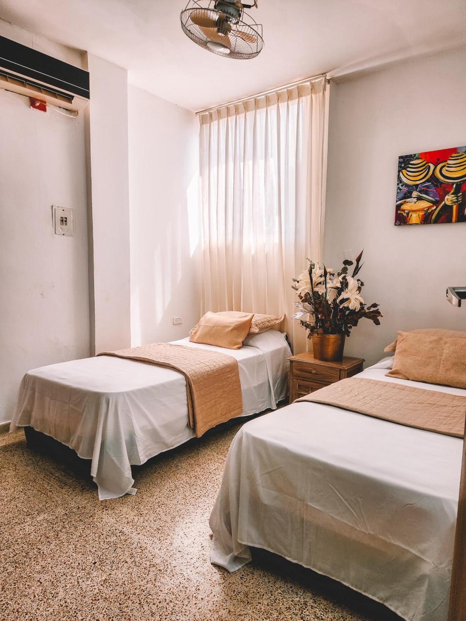 Hotel Radoa El Banco  外观 照片